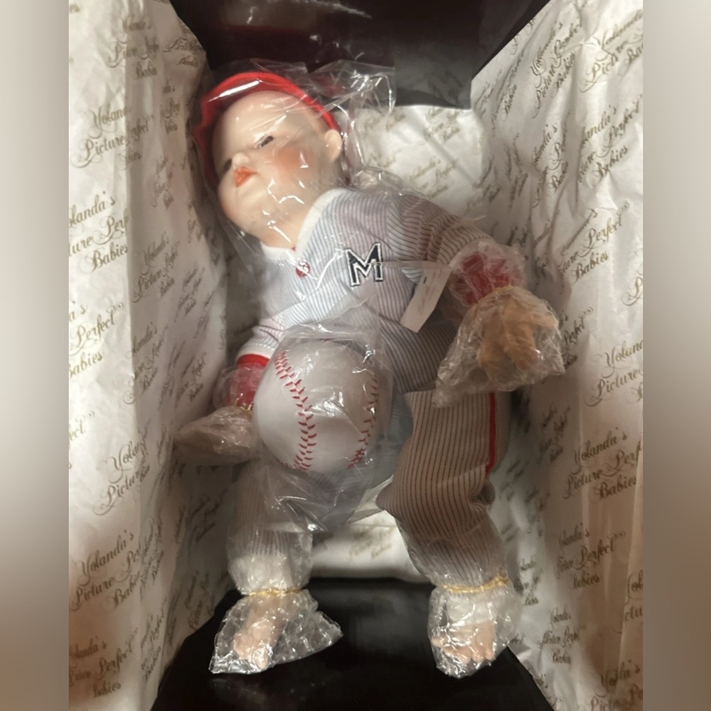 Vintage 1990 "Yolanda Bello"  Collectible Porcelain Doll